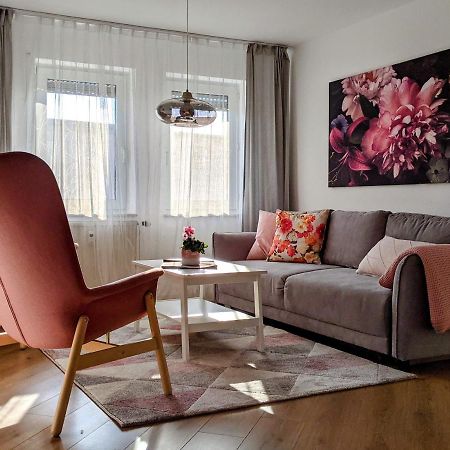 Cozy Apartment With Parking Garage Near Outlet Metzingen  Exteriér fotografie